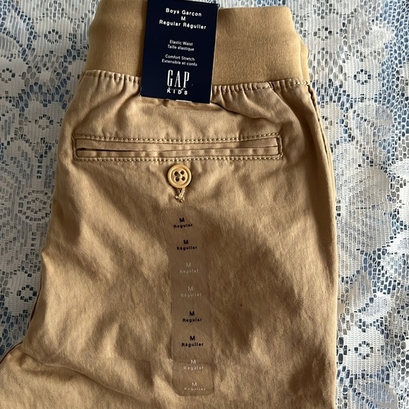 GAP Kids Boys Medium  Tan shorts with elastic waistband - Picture 6 of 9